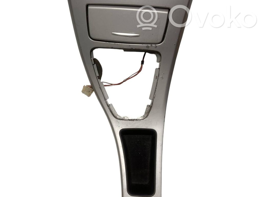 BMW 3 E90 E91 Panelės apdailos skydas (centrinis) 