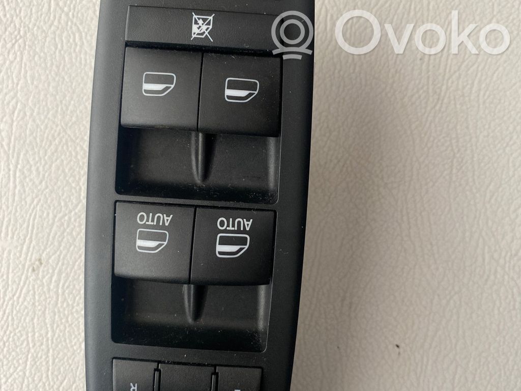 Electric window control switch   68289802AB,10132906