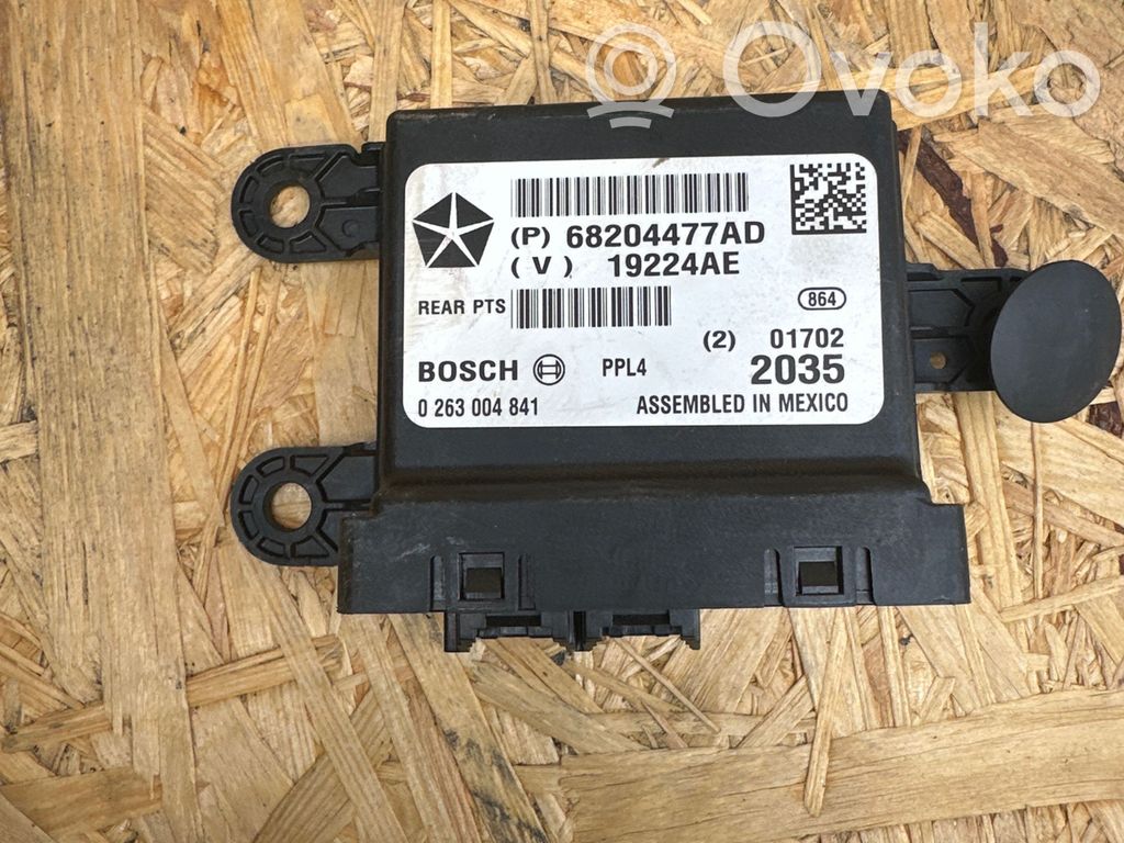 Unidad de control/módulo PDC de aparcamiento   68204477AD