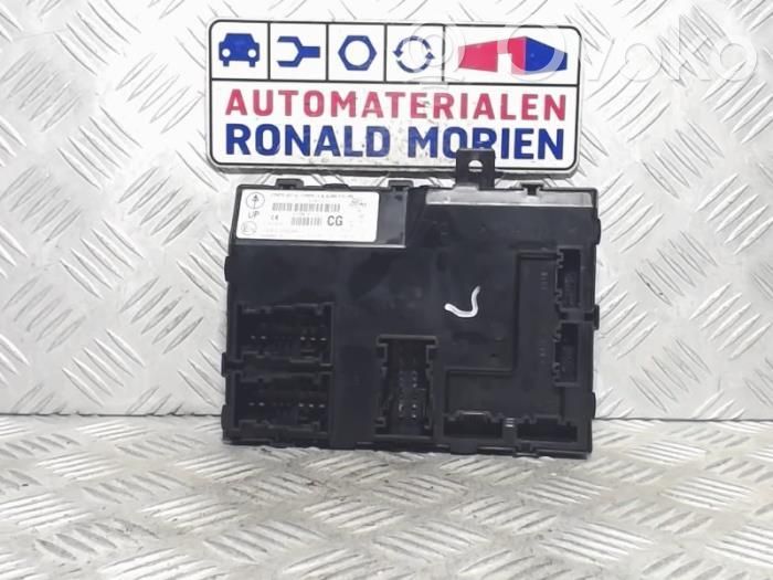 Ford Fiesta Door central lock control unit/module 