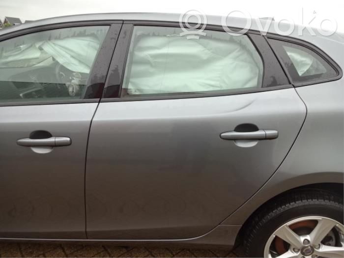 Volvo V40 Galinės durys 