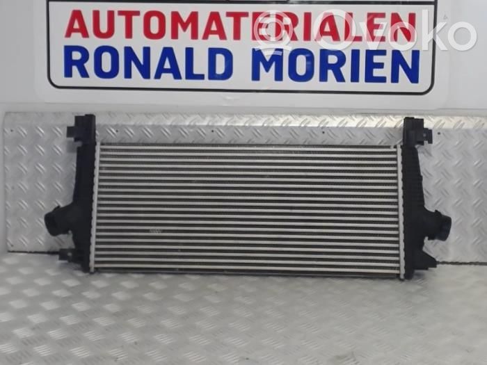 Opel Astra J Interkūlerio radiatorius 