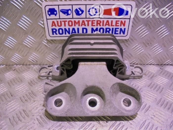 Opel Insignia B Engine mount bracket 