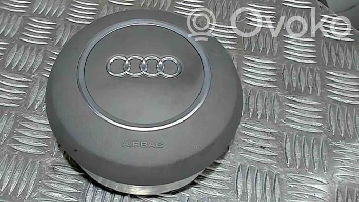Audi A8 S8 D3 4E Vairo oro pagalvė 