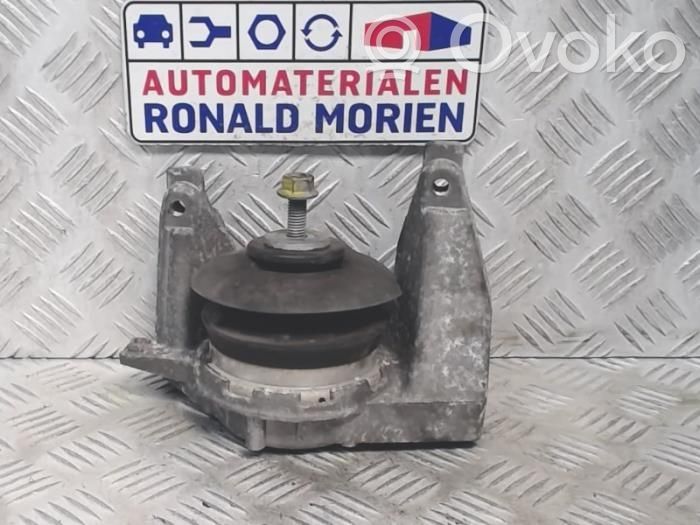 Engine mount bracket   4A0199352A,4A0199352A