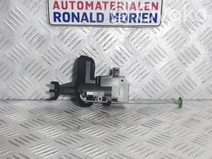 Volvo V40 Fuel tank cap lock motor 
