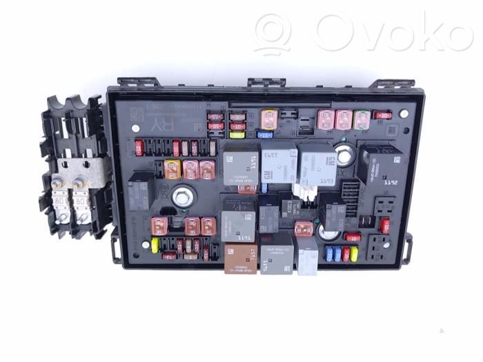 Opel Astra J Juego de caja de fusibles 