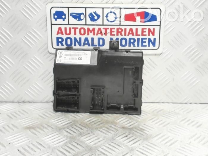 Ford Fiesta Door central lock control unit/module 