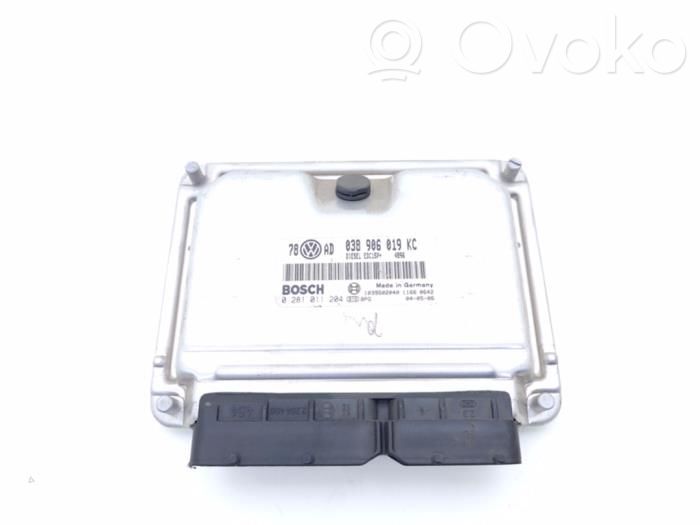 Volkswagen PASSAT B5.5 Unitate/modul de control motor 