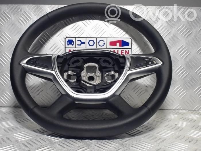 Dacia Sandero Ohjauspyörä 