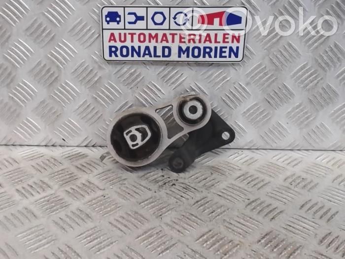 Ford Fiesta Gearbox mounting bracket 