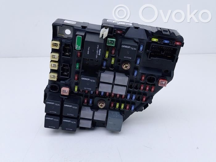 Cadillac SRX Fuse box set 