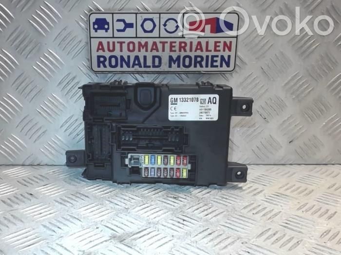 Opel Corsa D Juego de caja de fusibles 