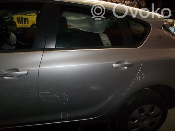 Opel Astra J Galinės durys 