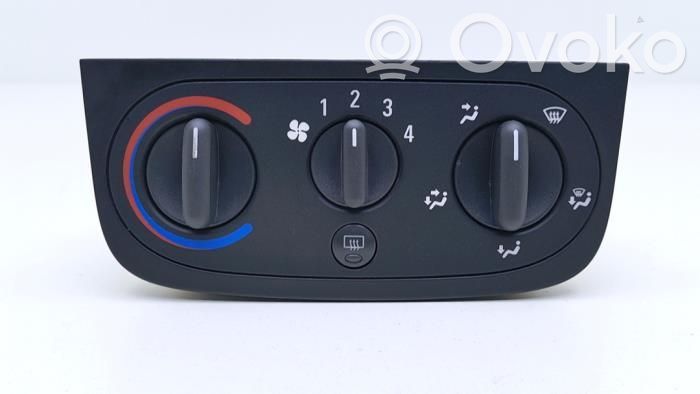 Opel Combo C Panel klimatyzacji 