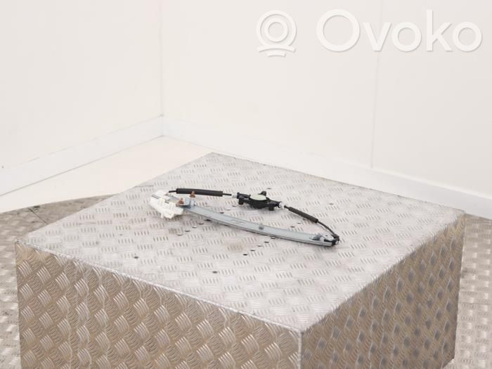 Mazda 3 III Front window lifting mechanism without motor 