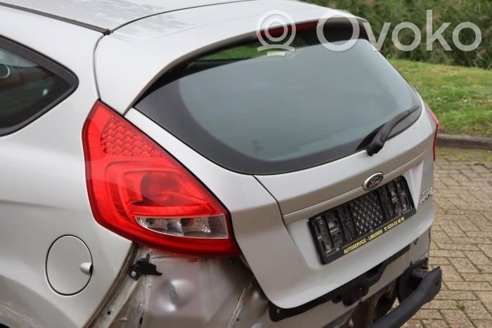 Ford Fiesta Задняя крышка (багажника) 