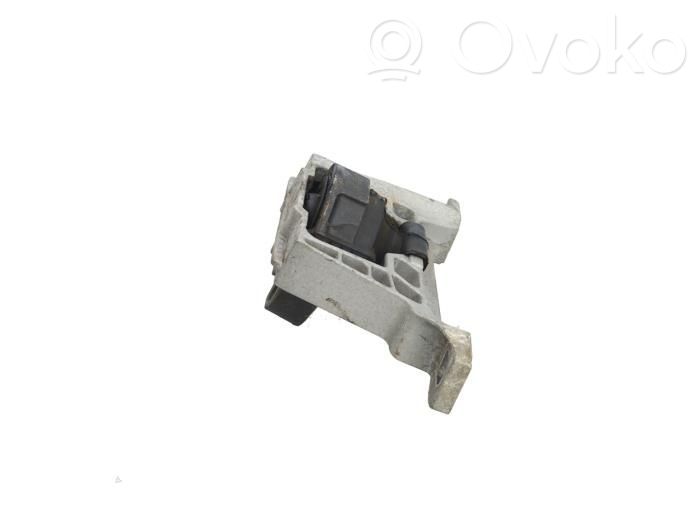 Ford Focus Engine mount bracket 