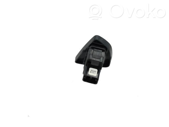 Electric window control switch   1571470