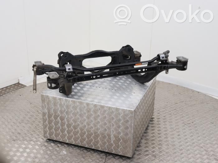 Audi e-tron Galinis traversas 