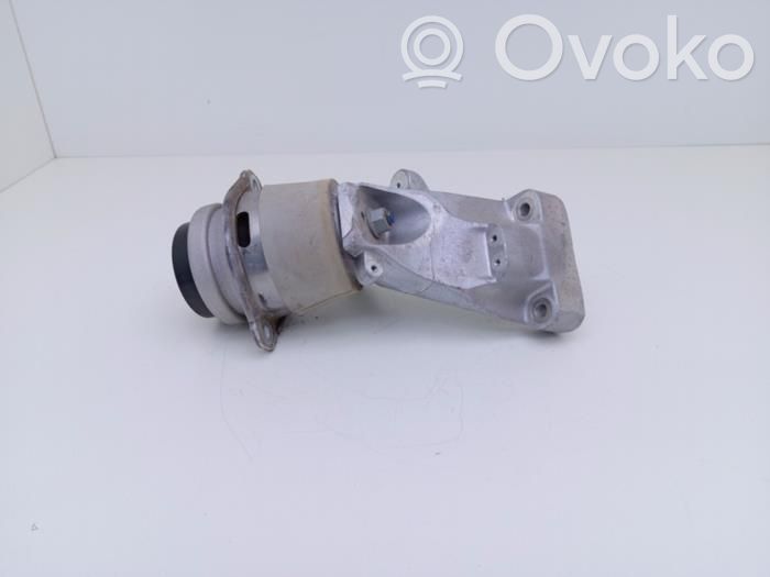 Volkswagen Touareg II Engine mount bracket 