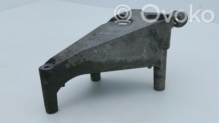 Opel Astra K Engine mount bracket 