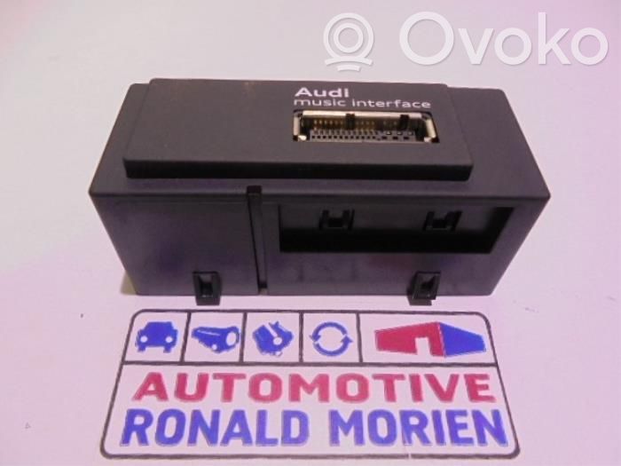 Audi A3 S3 8V USB socket connector 