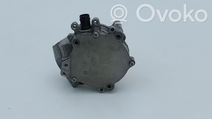 Volkswagen Golf VII Vacuum pump 