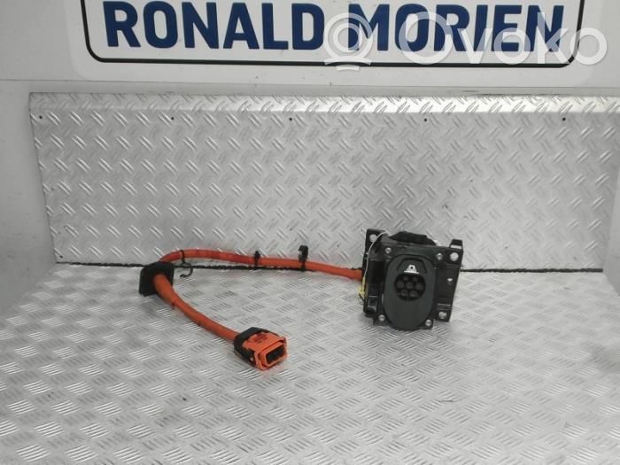 Audi e-tron Engine installation wiring loom 