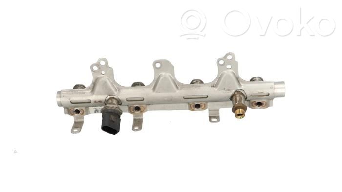 Audi A4 S4 B8 8K Tuyau de conduite principale de carburant