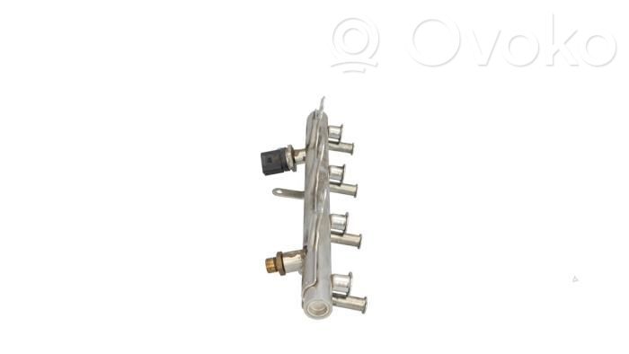 Audi A4 S4 B8 8K Tuyau de conduite principale de carburant