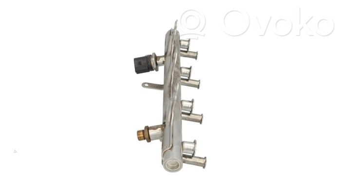 Audi A4 S4 B8 8K Tuyau de conduite principale de carburant