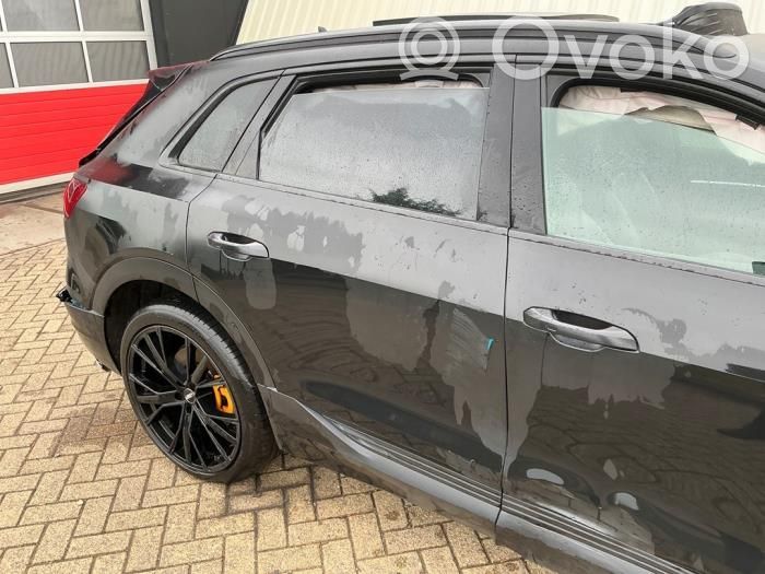 Audi e-tron Galinės durys 