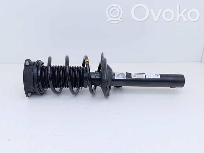Volkswagen Golf VIII Amortyzator przedni 