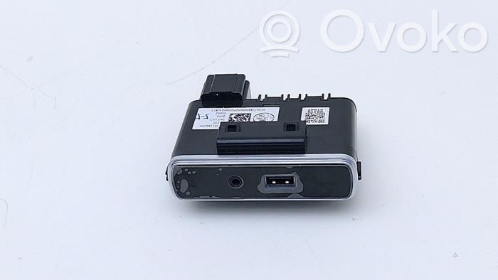 Alfa Romeo Giulia Enchufe conector USB 