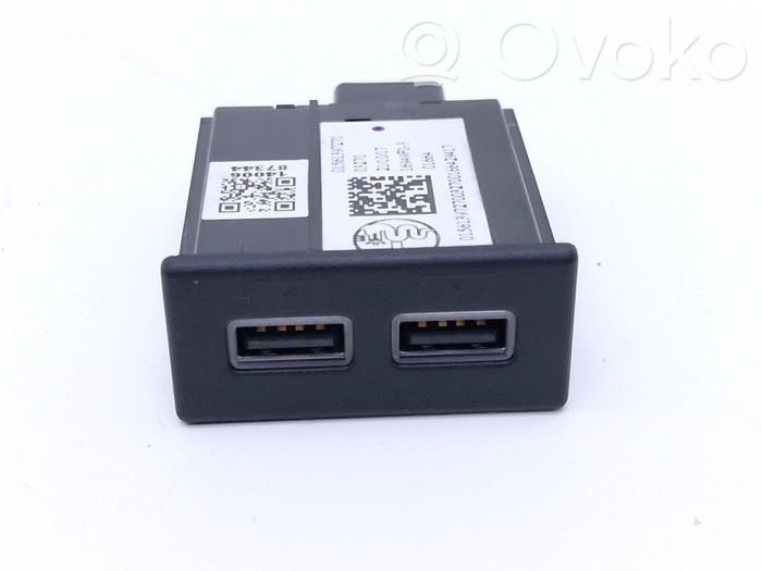 Alfa Romeo Stelvio Enchufe conector USB 