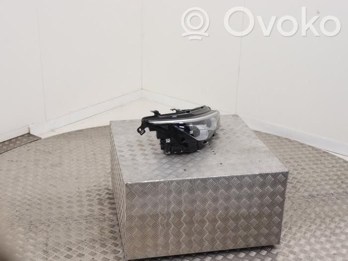 Volkswagen Golf VII Lampa przednia 
