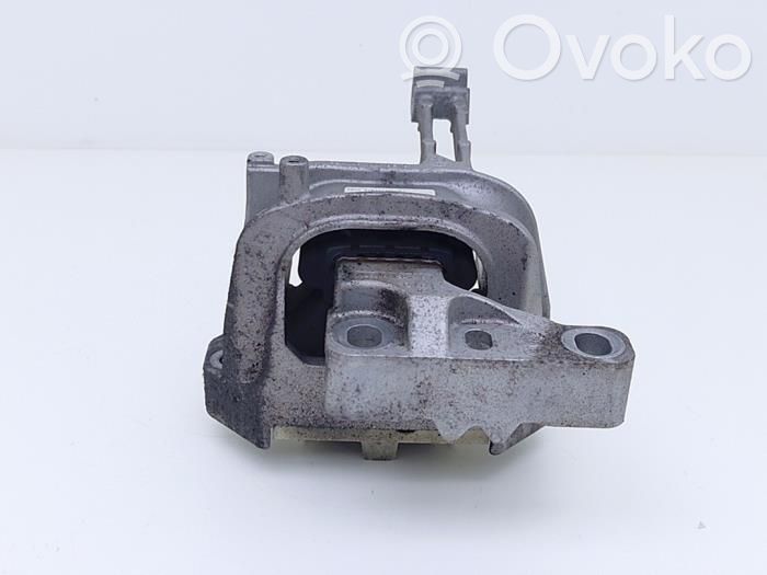 Volkswagen Polo VI Engine mount bracket 