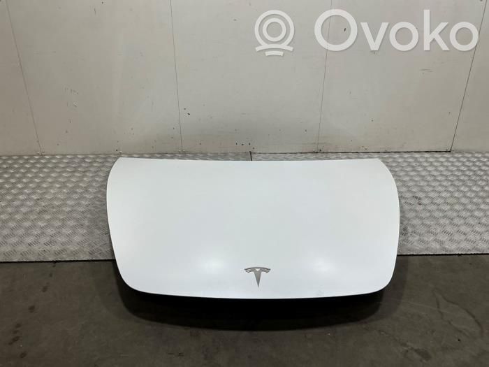 Tesla Model 3 Konepelti 