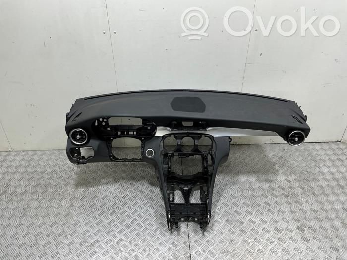 Mercedes-Benz C W205 Panel de instrumentos 