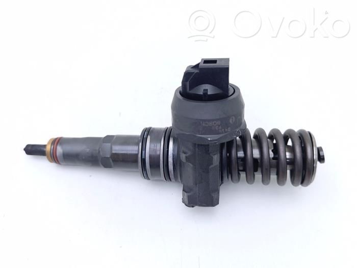 Volkswagen Golf V Injector combustibil 