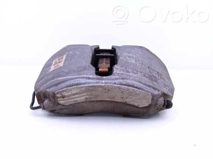 Audi A4 S4 B9 8W Bremssattel vorne 