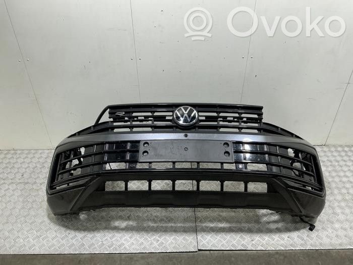 Volkswagen Touareg III Parachoques delantero 