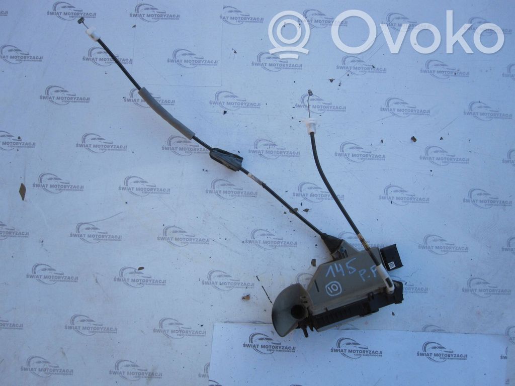 Peugeot 208 I Front door lock 