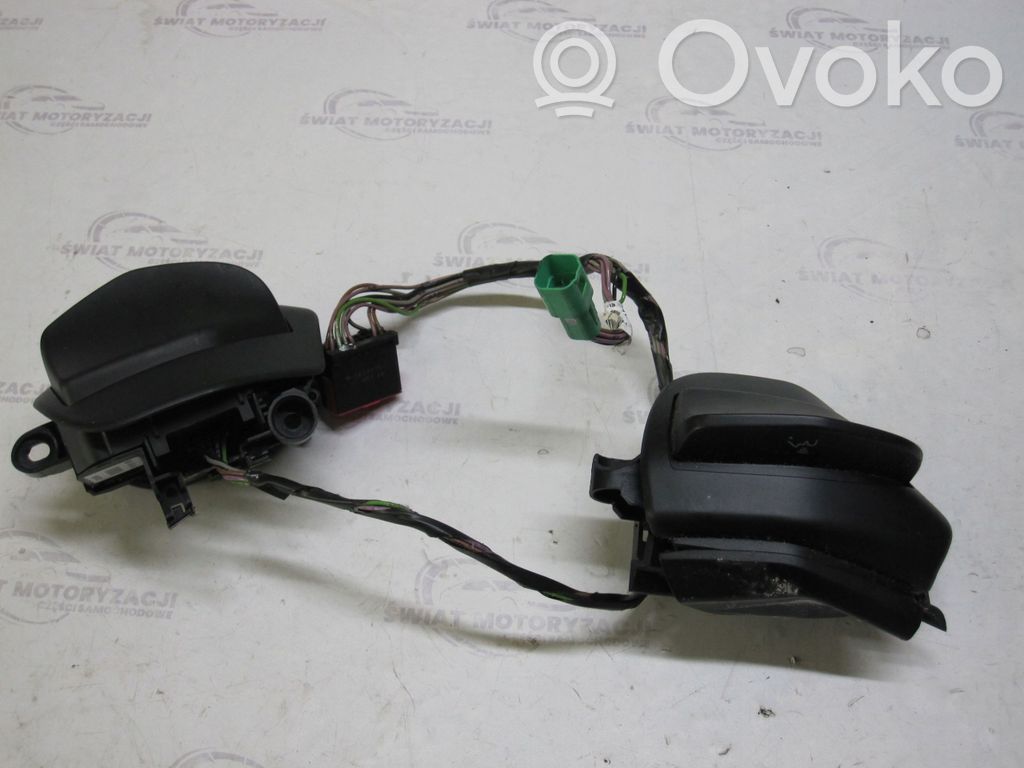 Ford C-MAX II Steering wheel buttons/switches 