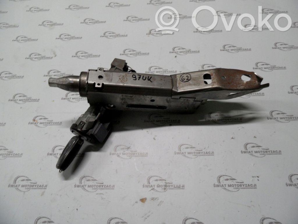 Ford Focus Steering wheel axle 