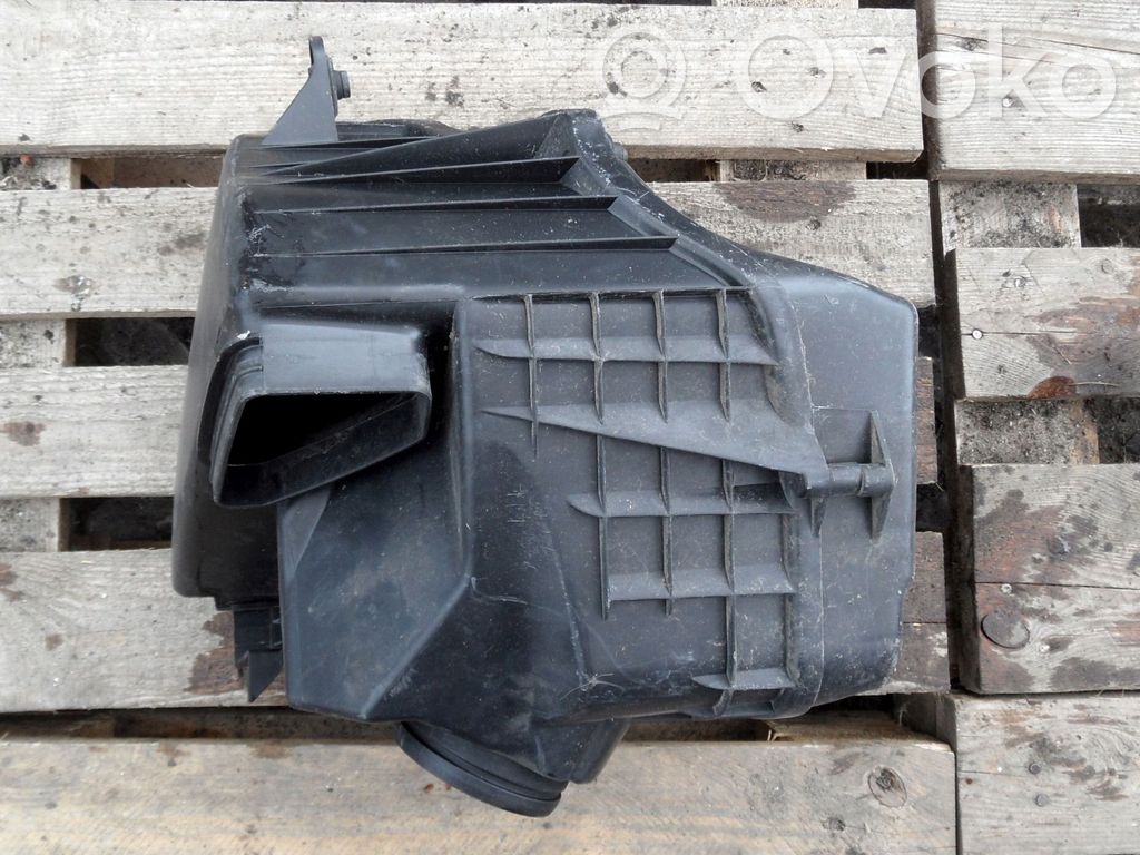 BMW 1 E81 E87 Air filter box 