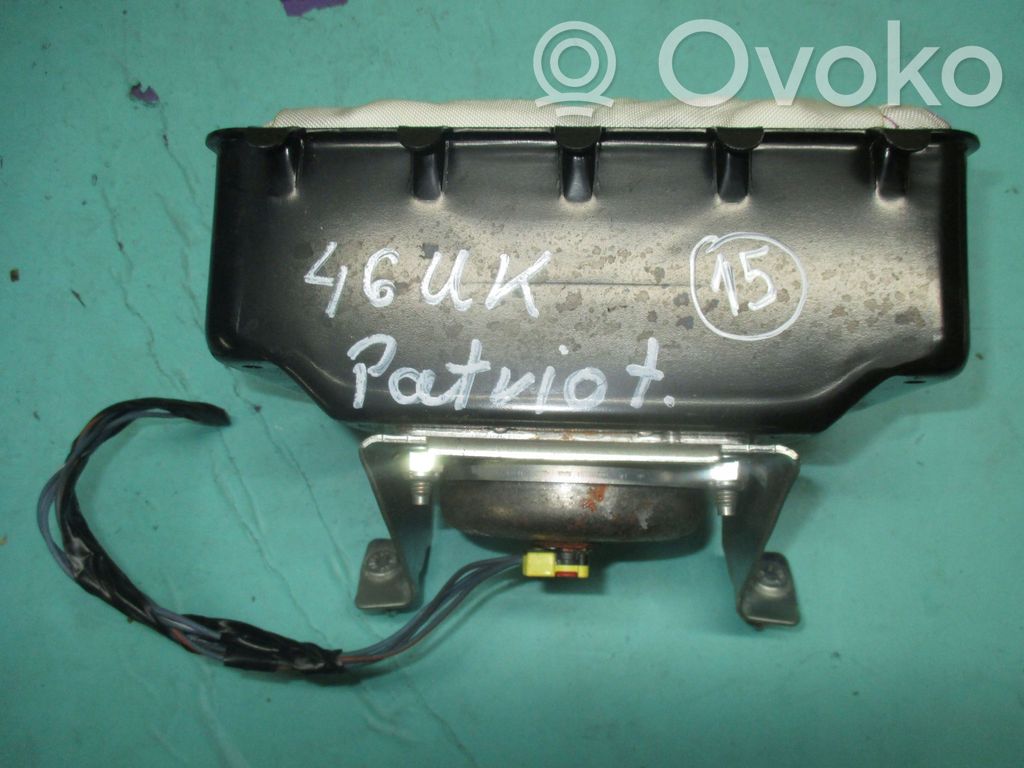 Jeep Patriot Passenger airbag 
