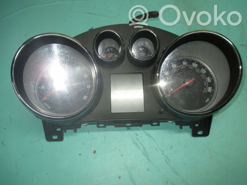 Opel Astra J Speedometer (instrument cluster) 