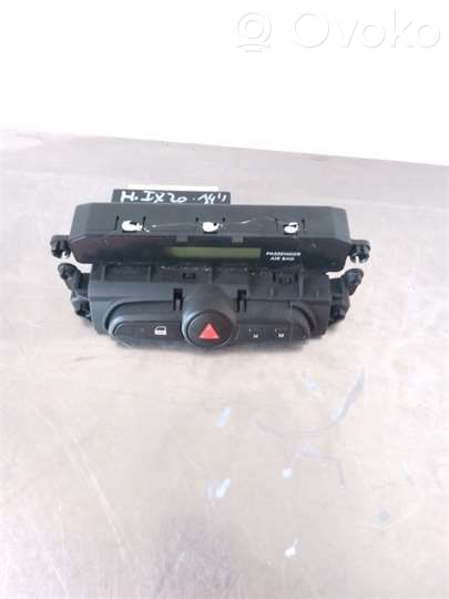 Hyundai ix20 Botón interruptor de luz de peligro 